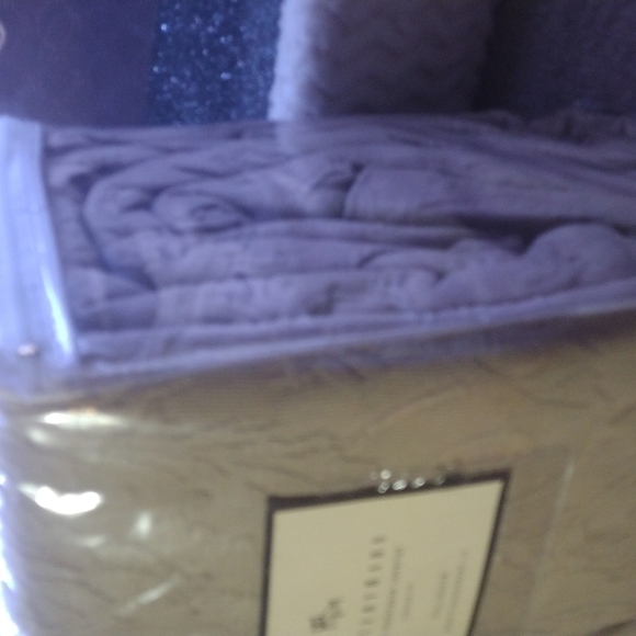 pottery Barn Chloe madelise coverlet full / Queen NWT - Picture 4 of 5